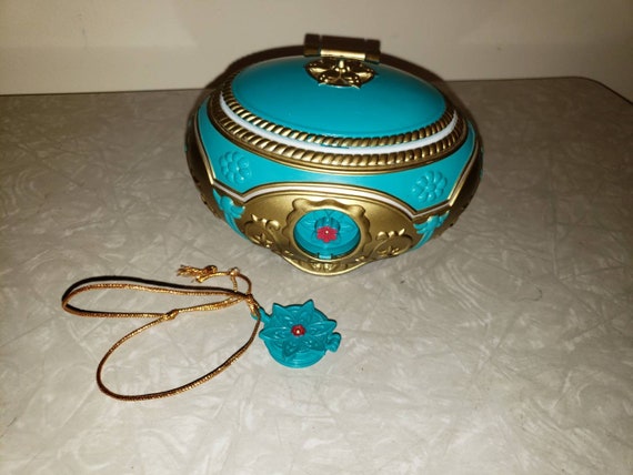 Vintage Galoob Musical Jewelry Box Anastasia 1997