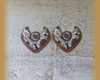 2 enameled copper charms