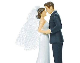 Wedding Cake Topper Bride and Groom Figurines Brunette Veil Decorations Supplies