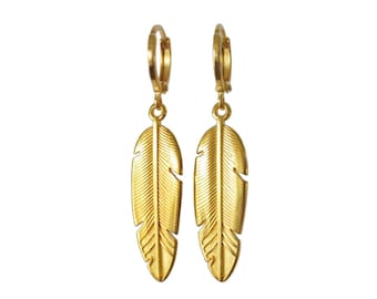 Aros de encanto de oro, aros de oro pequeños, aros pequeños de encanto, aros apilables, aros de oro, aros de amuleto de plumas, aros de plumas de oro
