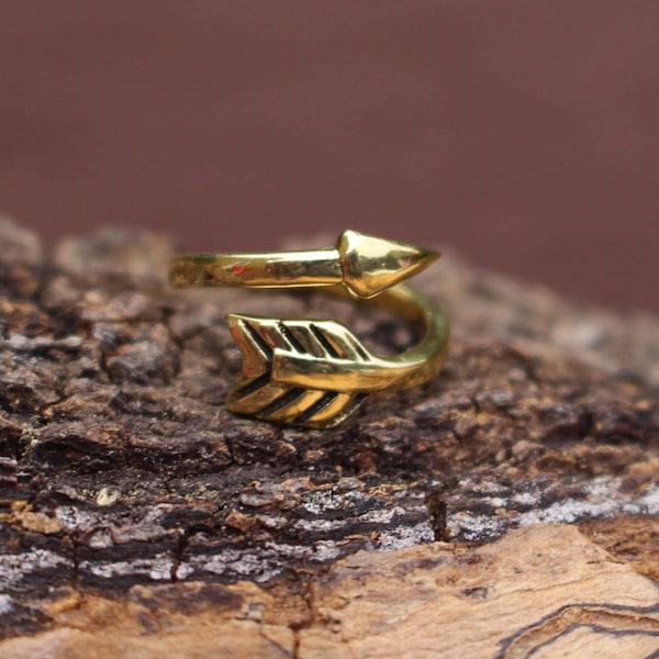 Arrow Brass Ring, Delicate Ring, Yoga Jewelry, Tribal Ring, Adjustable Ring, Minimal Wrap Ring, Spiritual Jewelry, Ethnic Ring, Bague Flèche