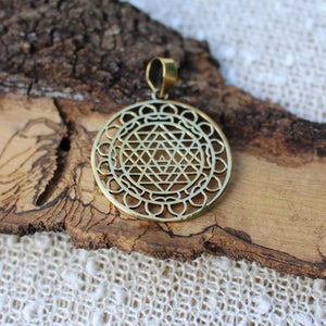 Sri Yantra Lotus Mandala Pendant, 3D Brass Pendant, Spiritual Jewelry, Tribal Brass Pendant, Ethnic Necklace, Yoga Jewelry, Pendentif Laiton image 3