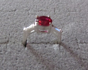 Sterling Silver Ring 3 stones Ruby