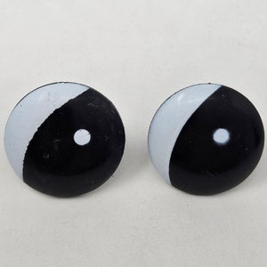 Zim&#39;s Vintage 25mm Round Black & White Duck Eyes Plastic Safety Eyes for Craft Doll, Amigurumi Toy, or Puppet Making
