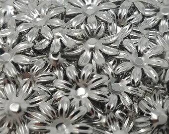 25 pcs Silver or Gold Tone Metal Daisy Flower Cut-Outs Jewelry Charms Accents Embellishments Findings