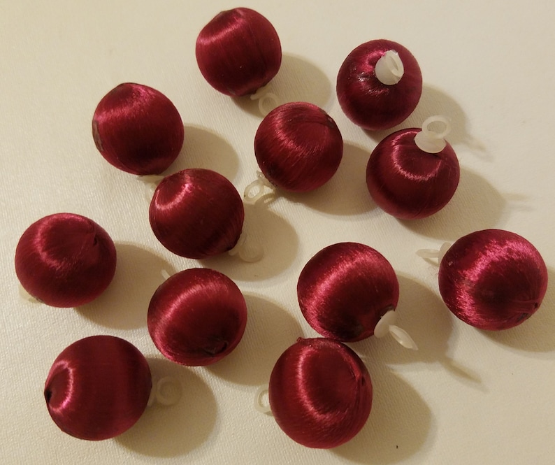 Red Pack of 12 Satin 1 25mm Ball Craft Christmas Ornaments