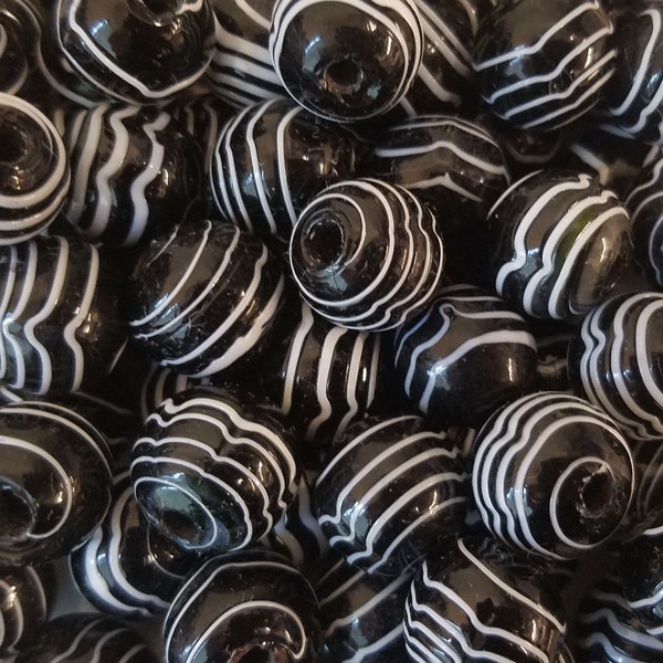 Pack of 25 Vintage Black & White Striped Pattern Glass Beads 14mm Round for Jewelry Crafts