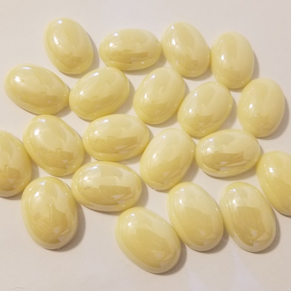 Pack of 25 Ivory Flat-Back Acrylic Domed Half Pearls Cabochons Large 25mm x 18mm Oval