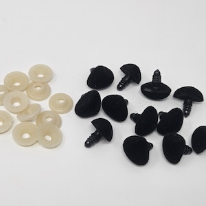 Nariz de perro de plástico negro afelpado tipo D triangular de 18 mm de la marca Vintage Zim, con arandelas, para manualidades, ganchillo, muñecos amigurumi, marionetas y juguetes.