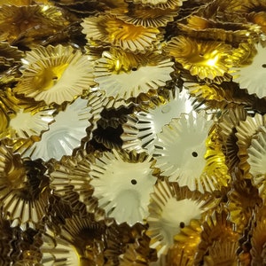 150 pcs Vintage Loose Sunburst Spangles Sequins 18mm Metallic Gold for Sewing Crafts