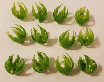 144 pcs Darice Artificial Green Plastic Small Rose Bud Calyx Flower Base Leaves Vintage Floral Crafts