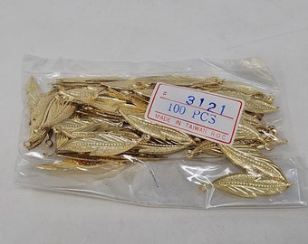 Bulk Pack 100 pcs Vintage Gold Tone Metal Dimensional Leaf Stampings Leaves Craft Accent Charms Embellishments Jewelry Findings