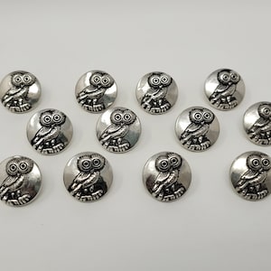 12 pcs Owl Antique Silver or Gold Molded Plastic Sewing Shank Buttons Round Vintage 15mm or 18mm