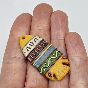 8 pcs Resin Fish Southwestern Tribal Western Craft Jewelry Necklace Pendants