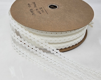 Bulk Wholesale Spool 91 YDS White Heart Lace 2