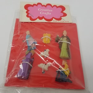 Vintage Creative Crafts Miniature Painted Plastic Nativity Figures Scene Set for Dollhouses or Crafts