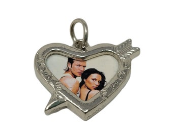 10 Stück Herz mit Pfeil "LIEBE" Portrait Bild Foto Rahmen Silber Metall Handwerk Schmuck Charms