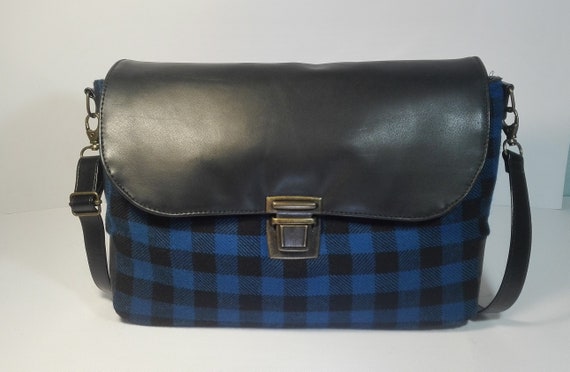 the outlander canvas messenger bag