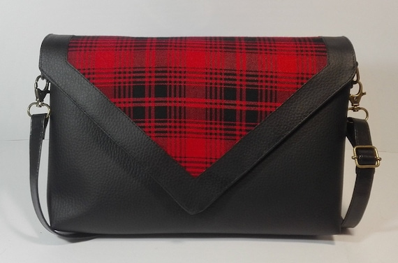 the outlander canvas messenger bag