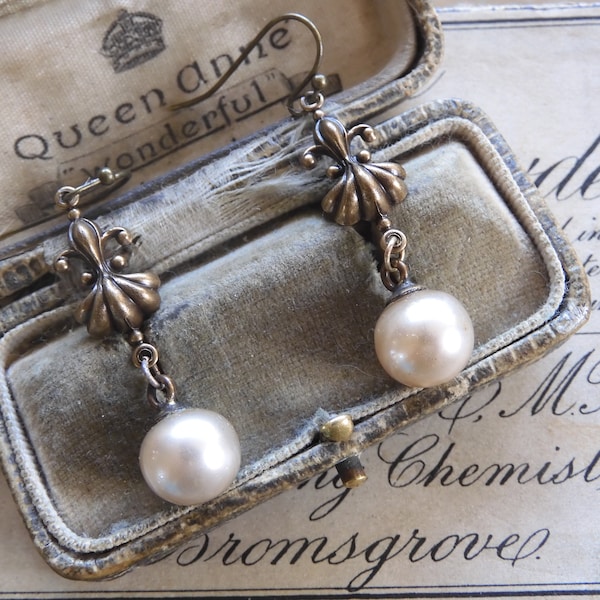 Lovely Art Nouveau Pearl Drop Earrings wedding bride