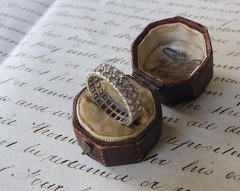 Vintage Eternity Ring Band aus 9 Karat Weißgold mit Diamanten - Größe M