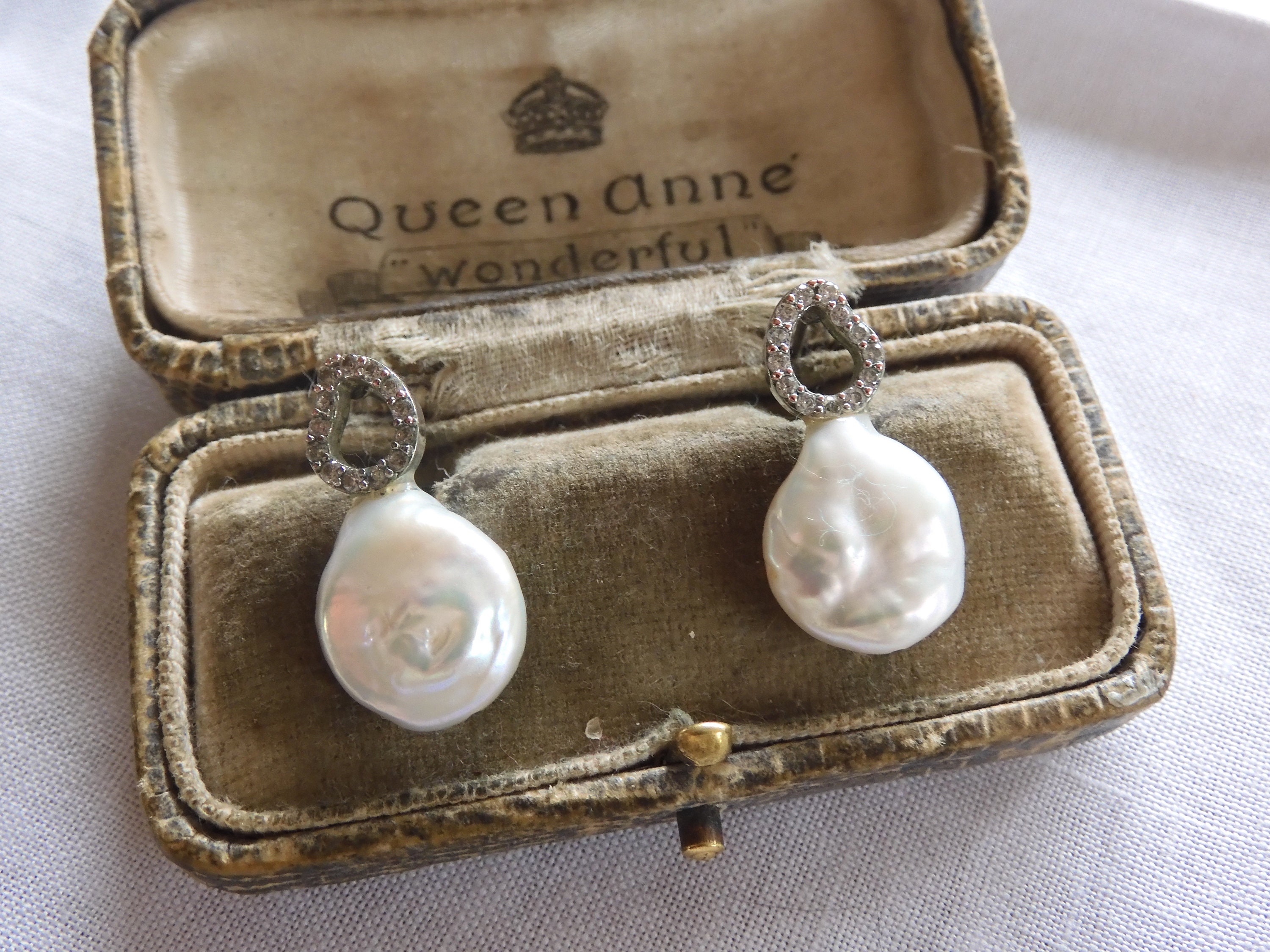 vintage chanel pearl brooch silver