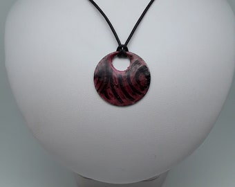 Red Circles- pendentif rouge/grenat- émaux sur cuivre et argent 925/1000, bijou made in France