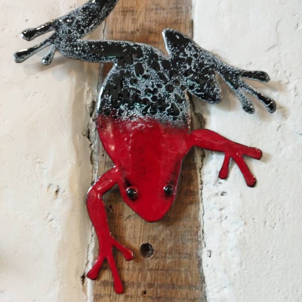 Décoration murale rouge et noire- Grenouille- Émaux sur cuivre.