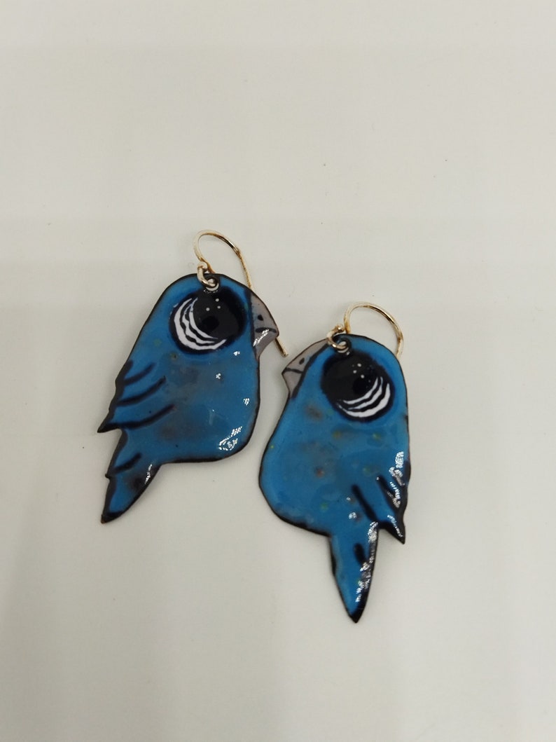 Parrots bleus, boucles d'oreilles fantaisie, émaux sur cuivre et argent image 1