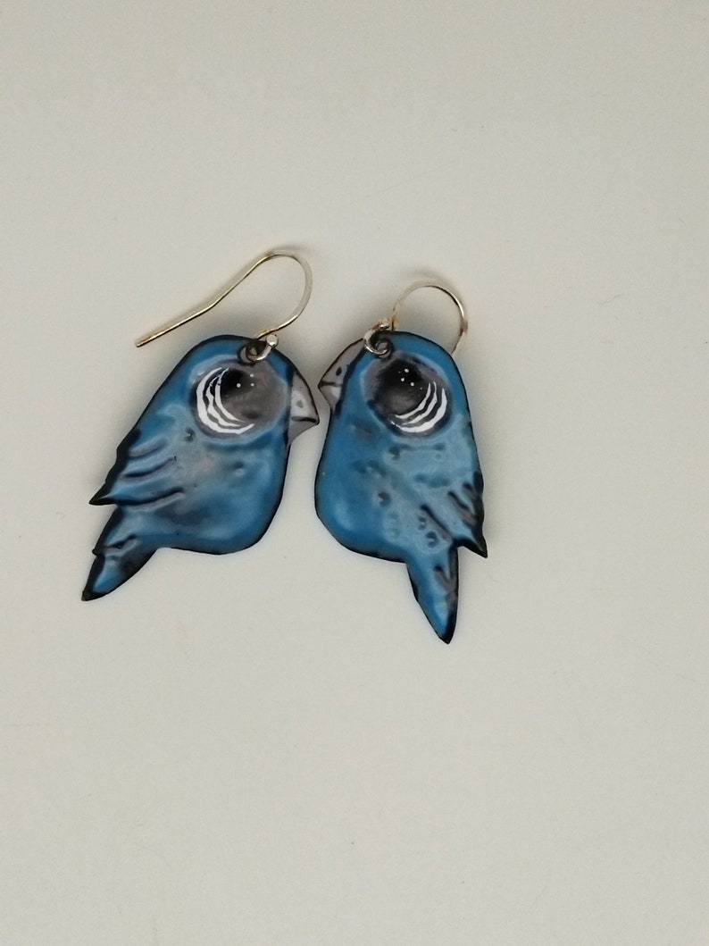 Parrots bleus, boucles d'oreilles fantaisie, émaux sur cuivre et argent image 2