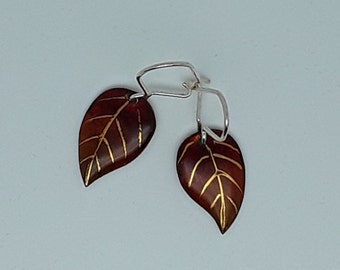 Feuilles- boucles d'oreilles rouge orange jaune, finitions or et fermoirs dormeuses argent 925/1000, bijou fabrication française