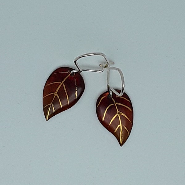 Feuilles- boucles d'oreilles rouge orange jaune, finitions or et fermoirs dormeuses argent 925/1000, bijou fabrication française