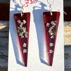 Queen Anne’s Lace Dangle Earrings, Real Pressed Flowers in Resin, Nickle Free and Hypoallergenic