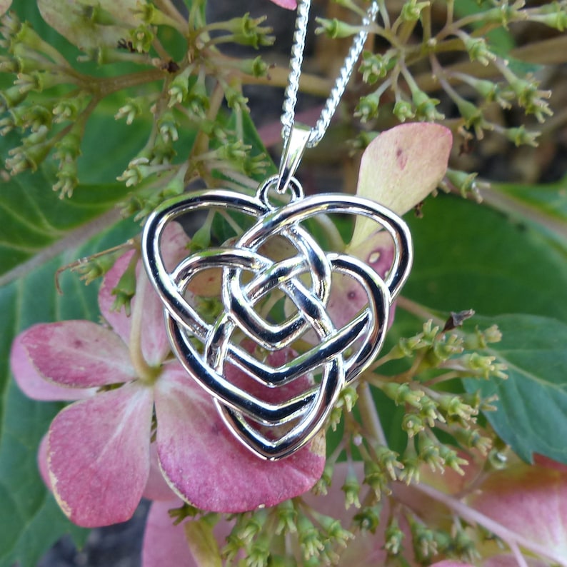 Mother's Knot Pendant in Sterling Silver | Celtic Design Sterling Silver / 24 Cable