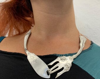 Collar antiguo inglés con cubiertos de Sheffield