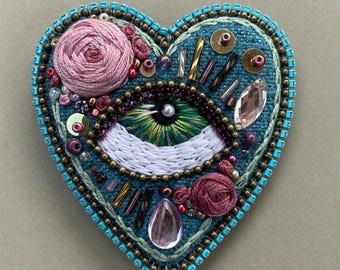 Pin bordado ojo corazón Frida Collection TURQUESA