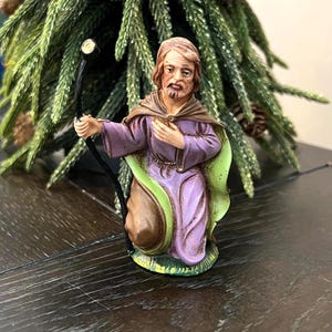 Vintage Nativity Figurine Joseph Kneeling Italy 3.75 inch Polymer