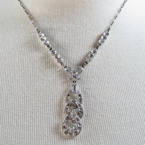 Antike Art Deco Strass Lavaliere Halskette, Gegossene Metall Crinkle Kette