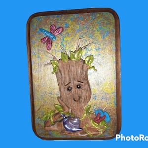 Baby Groot (fall background)