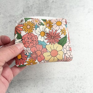 Floral Pouch, Mini Pouch, Zipper Pouch, floral Pouch, Coin Purse, Pouch with Floral, Gifts for Her, Small Zipper Pouch