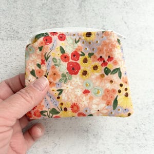 Floral Pouch, Mini Pouch, Zipper Pouch, floral Pouch, Coin Purse, Pouch with Floral, Gifts for Her, Small Zipper Pouch