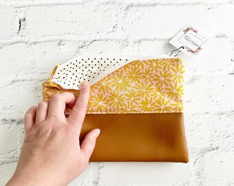 Make up Bag, Zipper Pouch, Handmade gifts for Her, Floral Bag