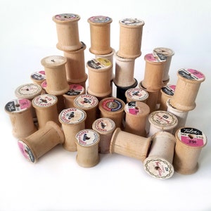 36 Vintage wooden spools, 36 wooden empty spools 1 3/4&quot; - 2&quot; Spool crafting, old wooden spools, old sewing spools