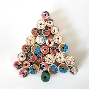 30 Vintage wooden spools, 30 wooden empty spools 1 3/16&quot;  Spool crafting, old wooden spools, old sewing supplies