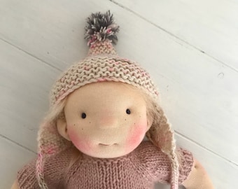 Gnome Hat - a dollyknit (PDF) knitting pattern by luletti