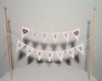Cake Bunting/Cake Topper/Cake Banner/Flags. Just Married. Glitter Hearts - Wedding.