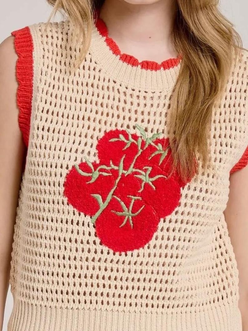Brandneues, ärmelloses Stricktop mit Tomatenstickerei aus einer Boutique für Damen Bild 2