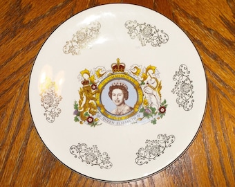 Vintage 1970s Barratts Of Staffordshire Queen Elizabeth II Commemorative Silver Plate