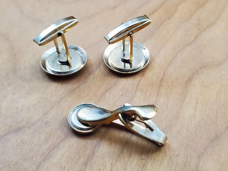 Gift for Guy Tie Bar and Key Chain Matching Set Vintage Mother of Pearl or Shell Look Round Gold Tone Cuff Links Men/'s Accessories
