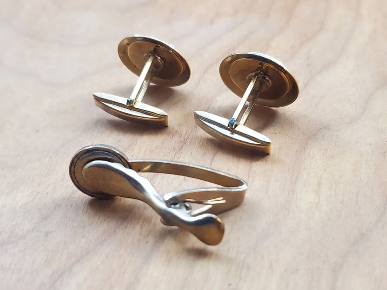 Gift for Guy Tie Bar and Key Chain Matching Set Vintage Mother of Pearl or Shell Look Round Gold Tone Cuff Links Men/'s Accessories